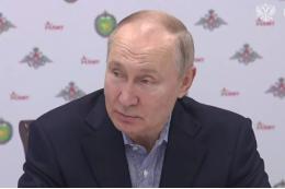 Путин вручил военным-участникам СВО памятные значки