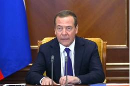 Медведев раскритиковал соцсеть Х за предупреждения о фейках под его постом