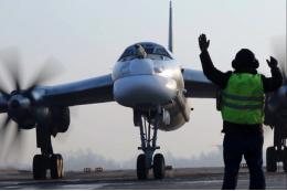 МО сообщило о полете ракетоносцев Ту-95мс ВКС России над Японским морем