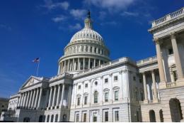 Сенат США принял резолюцию о предотвращении остановки работы правительства