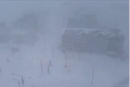 Аэропорт Южно-Сахалинска закрыли на сутки на фоне снежного циклона
