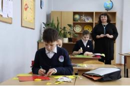 Аналог пионерского галстука предложили ввести в форму школьников в России