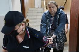 Осужденную за вымогательство журналистку Баязитову этапировали в Пермь
