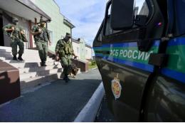 Ереван потребовал прекращения службы пограничников РФ в аэропорту Звартноц
