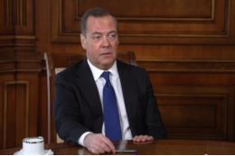 Медведев: у России больше нет «красных линий» по отношению к Франции
