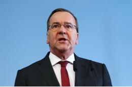 Министр обороны ФРГ заявил о дыре в бюджете бундесвера