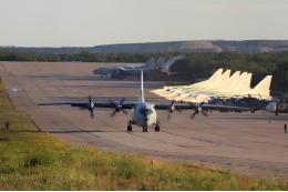 Следователи разбираются с нештатной посадкой Ан-12 в Комсомольске-на-Амуре