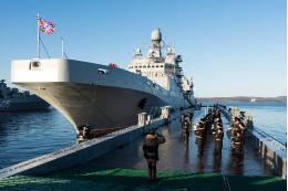 Патрульный флот Испании сопроводил корабли и танкер из России