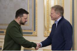Министра обороны Британии обвинили в жульничестве ради помощи Украины