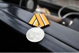 Участника СВО наградили за спасение командира медалью «За боевые отличия»