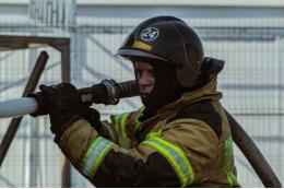 В Ульяновской области на птицефабрике произошел пожар площадью 4 тыс. кв. м