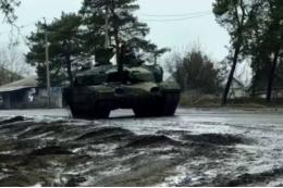 На российские танки начали устанавливать штатные средства РЭБ против БПЛА