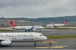 АТОР: Turkish Airlines не разрешила троим россиянам вылет в Мексику