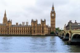 Британские парламентарии стали жертвами интимного шантажа