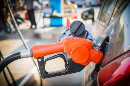 Эксперт Субботин назвал три признака качественного бензина