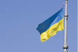 В украинском МИД объяснили причину отказа в консульских услугах мужчинам